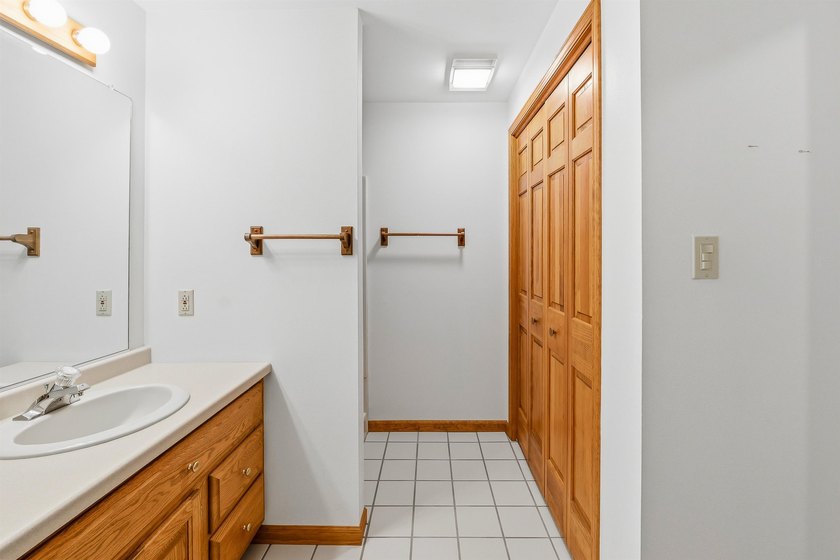 Spacious, open concept 2bed/2bath ranch style condo on the SE - photo 13