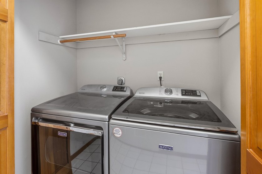 Spacious, open concept 2bed/2bath ranch style condo on the SE - photo 14