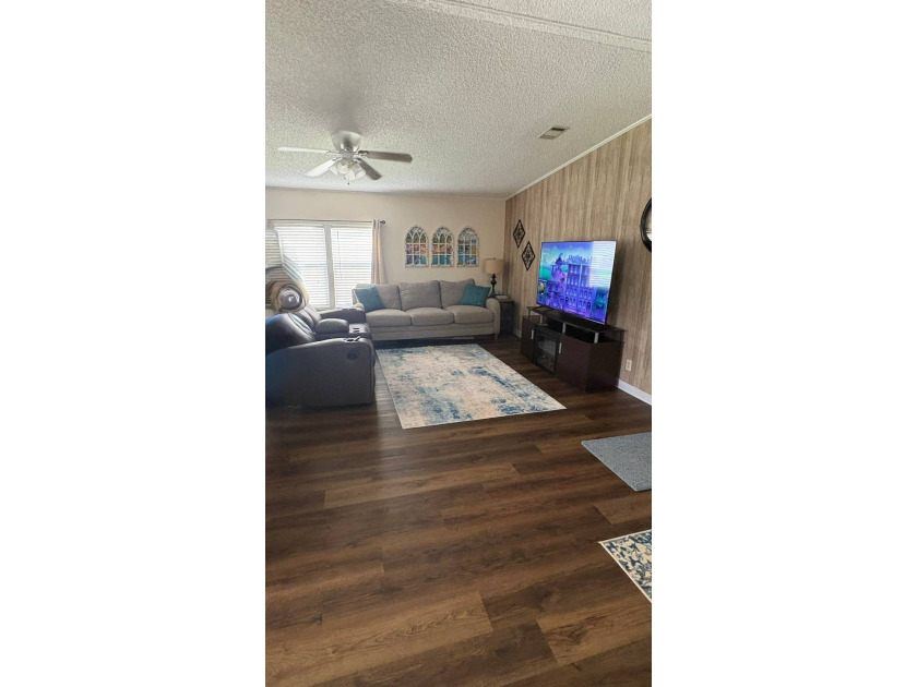 Move right into this beautifully updated 2-bedroom, 2-bath - photo 16