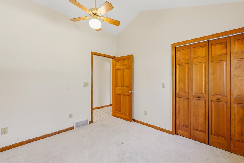 Spacious, open concept 2bed/2bath ranch style condo on the SE - photo 17
