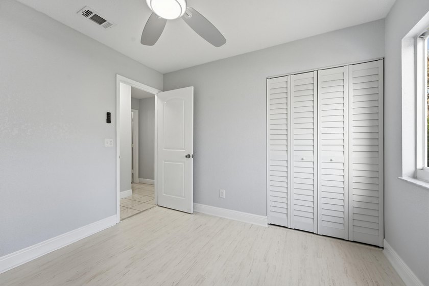 Beautifully updated 3 bedroom, 2 bath pool home in a desirable - photo 22