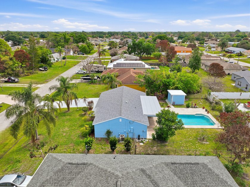Beautifully updated 3 bedroom, 2 bath pool home in a desirable - photo 36