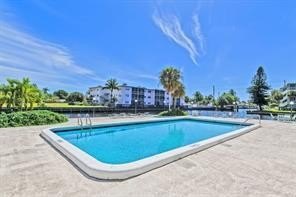Beautiful waterfront condo located on the 1st floor with water - photo 11
