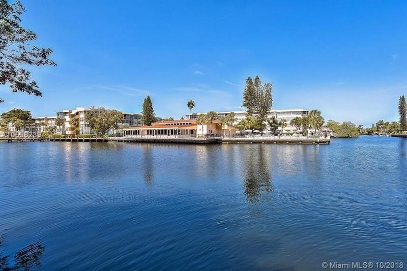 Beautiful waterfront condo located on the 1st floor with water - photo 16