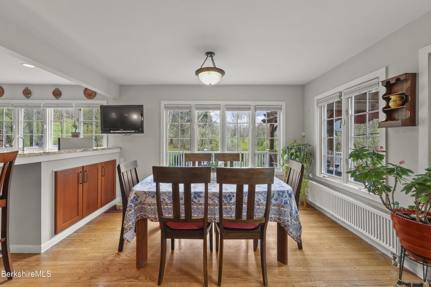 Lovingly maintained contemporary Cape set on just over an acre - photo 14