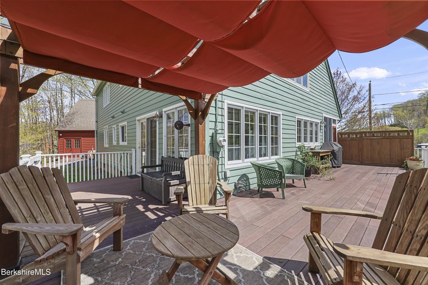 Lovingly maintained contemporary Cape set on just over an acre - photo 50