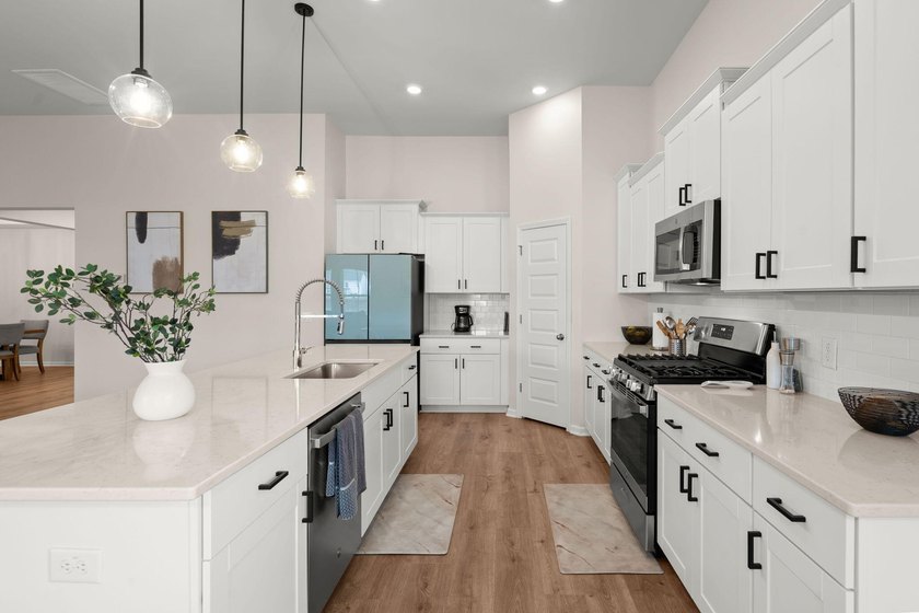 **Sellers offering $5k towards buyers closing costs!!* Why wait - photo 11