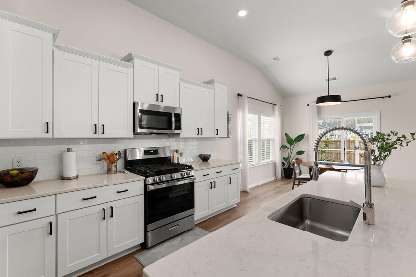 **Sellers offering $5k towards buyers closing costs!!* Why wait - photo 14