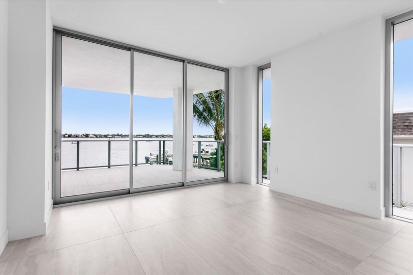 The ONLY DIRECT WATERFRONT Intracoastal Townhouse available in - photo 24