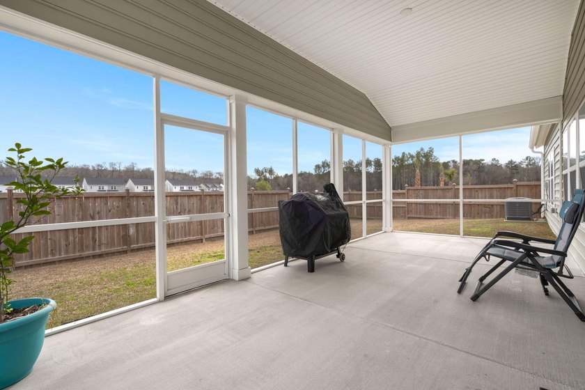 **Sellers offering $5k towards buyers closing costs!!* Why wait - photo 36