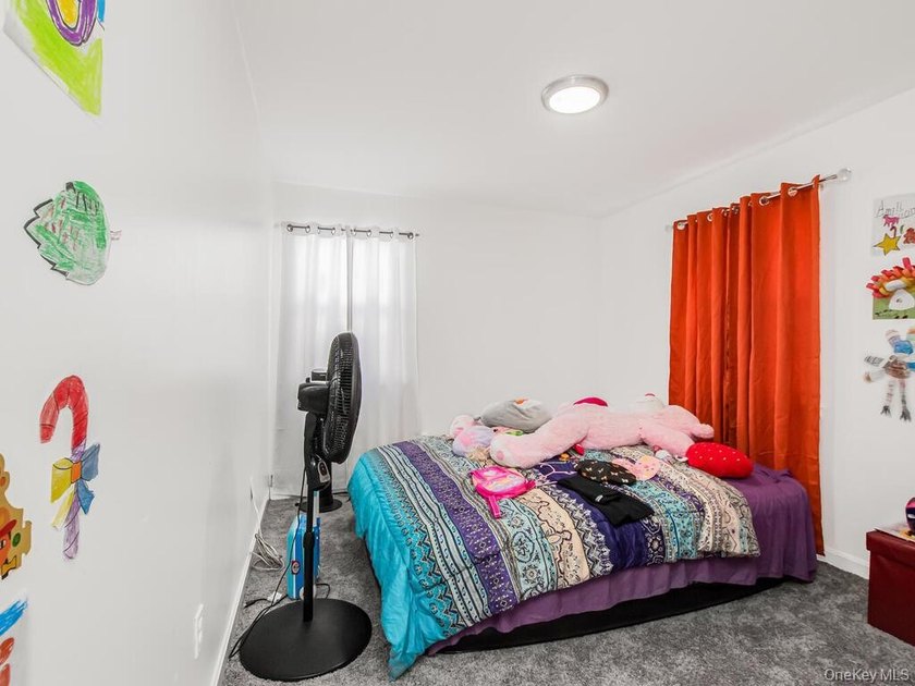 Welcome to 819 E 223rd St in the heart of the Williamsbridge - photo 17
