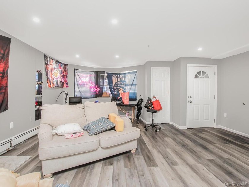Welcome to 819 E 223rd St in the heart of the Williamsbridge - photo 20