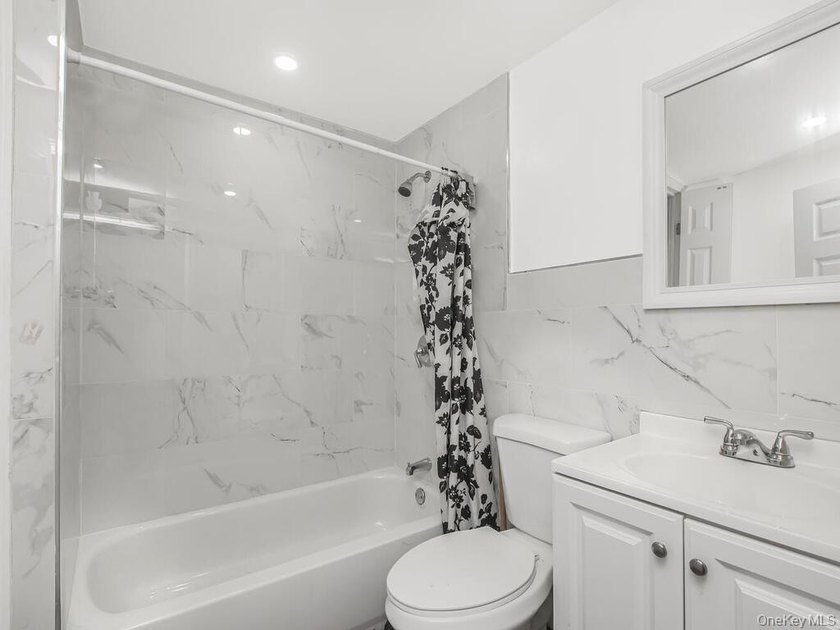 Welcome to 819 E 223rd St in the heart of the Williamsbridge - photo 22