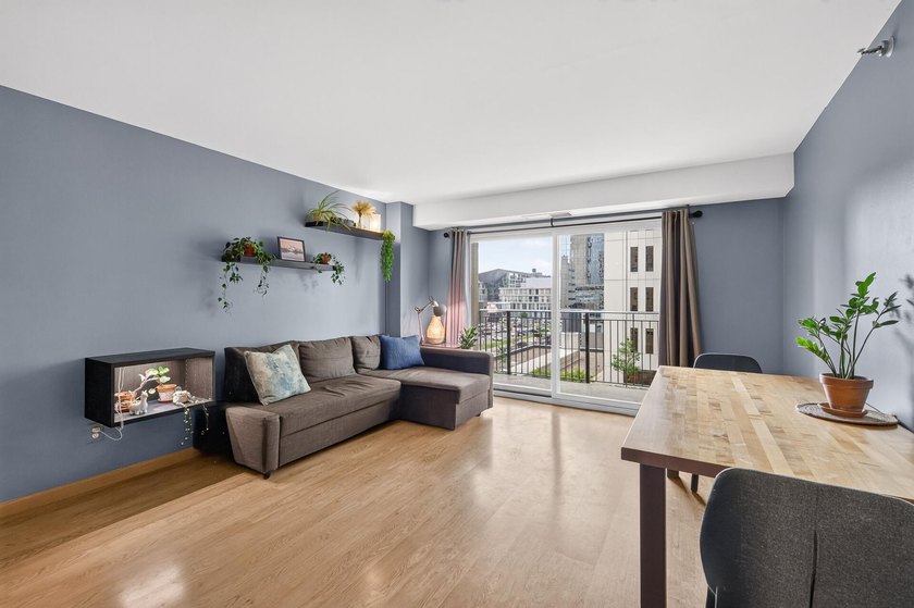 Experience the best of urban living in this stylish 1-bedroom - photo 9