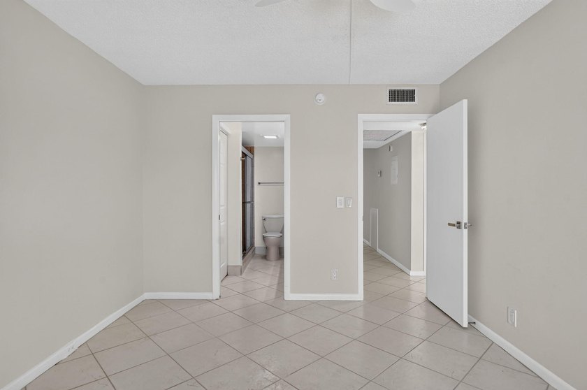 Light and Bright 2-bedroom, 2-bathroom condo on the 3rd floor - photo 13