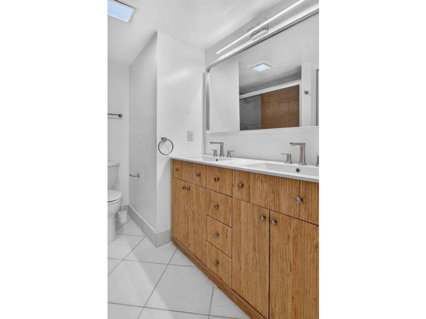 Light and Bright 2-bedroom, 2-bathroom condo on the 3rd floor - photo 15