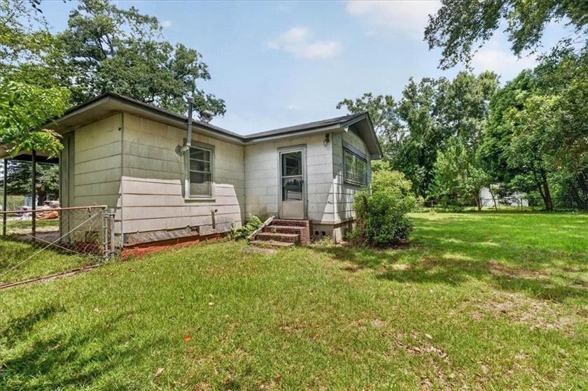 Opportunity awaits with this 3-bedroom, 1-bath home offering - photo 18