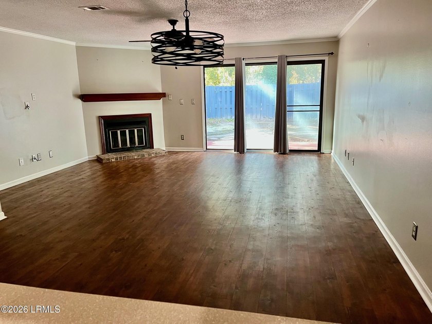 LOOKING FOR A SHORT TERM RENTAL IN A TOP NOTCH LOCATION...THIS - photo 9