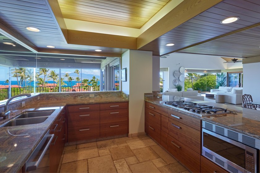 Wailea Point Residence 802 &amp; 804 is an exquisite, rare, double - photo 11