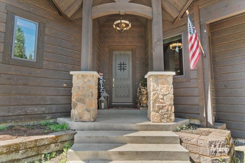 Luxury mountain living on the McCall Golf Course. Built by - photo 4