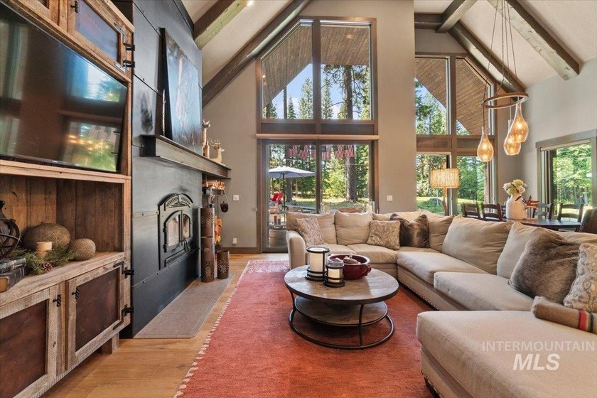 Luxury mountain living on the McCall Golf Course. Built by - photo 7