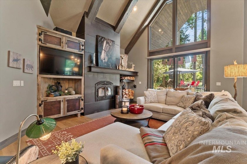 Luxury mountain living on the McCall Golf Course. Built by - photo 10