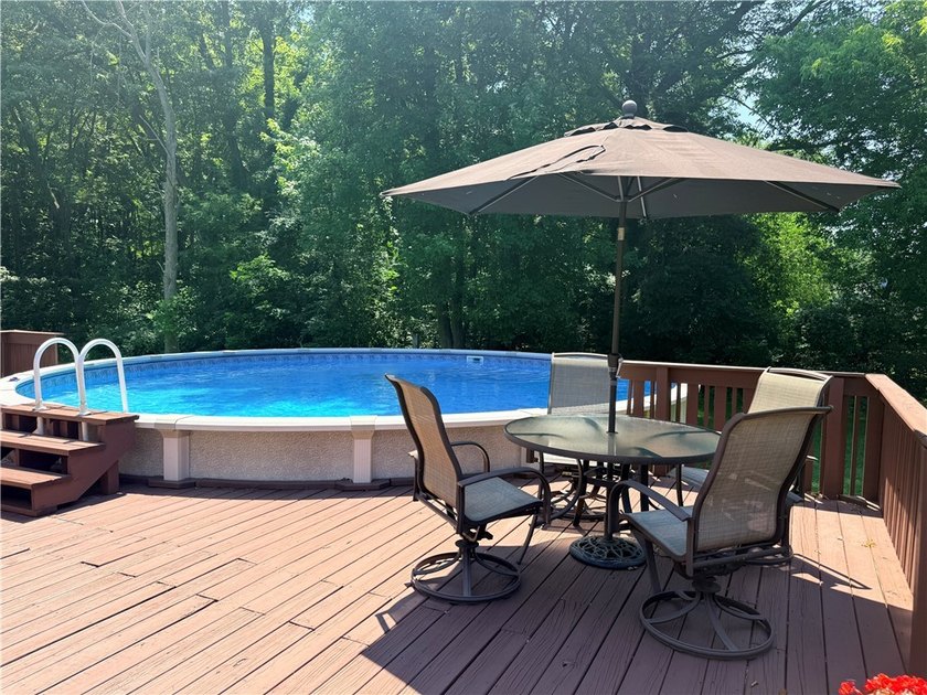 Welcome home to this beautifully maintained 3-bedroom, 2-bath - photo 10
