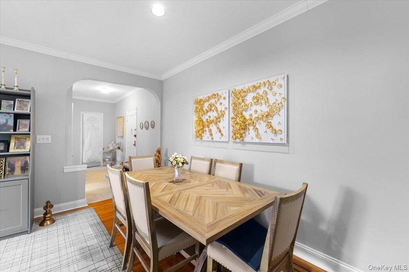 Location &amp; Luxury! Welcome to 'The Windsor' at 21 Barstow - one - photo 10
