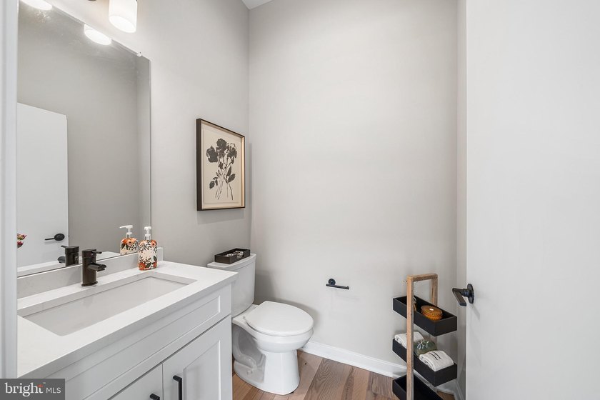 Welcome to 3117 Pierview Lane, a fully upgraded Essex model home - photo 16