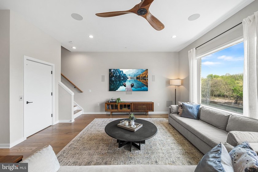 Welcome to 3117 Pierview Lane, a fully upgraded Essex model home - photo 20