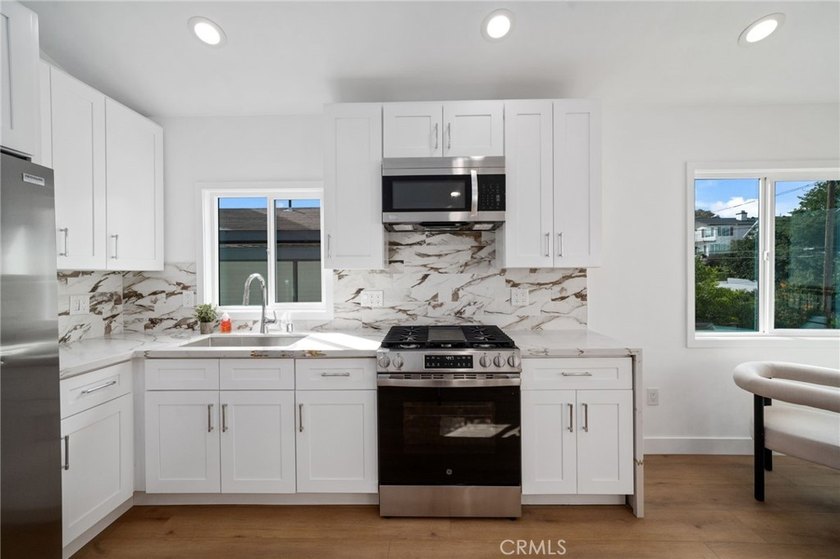 Schedule a tour today! Text Itzel Campos or Agents can request - photo 5