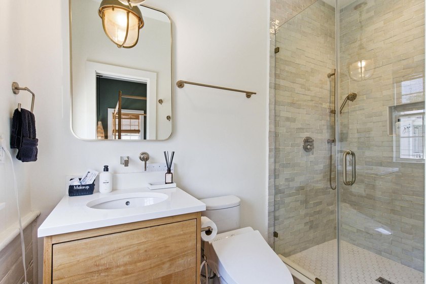 Fantastic luxury house-hack opportunity in the heart of Downtown - photo 28