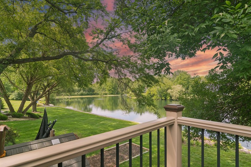 Cannot beat the location! Retreat to a sanctuary where classic - photo 31