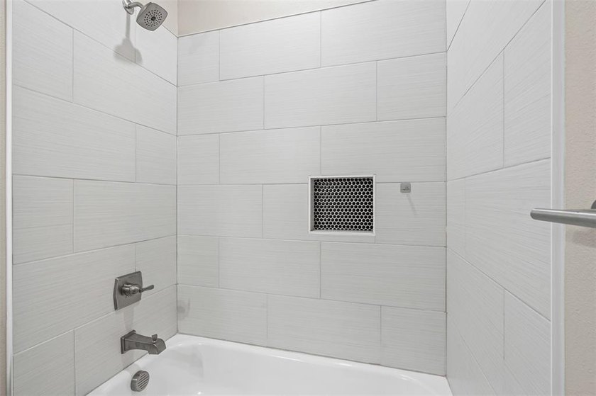 Step into this beautifully designed brand-new home in Comanche - photo 31