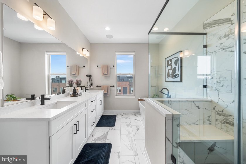 Welcome to 3117 Pierview Lane, a fully upgraded Essex model home - photo 31