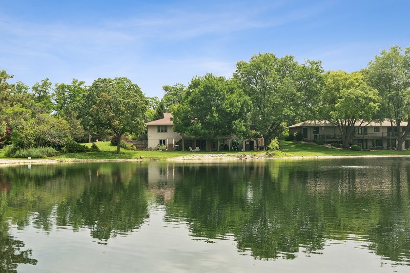 Cannot beat the location! Retreat to a sanctuary where classic - photo 32