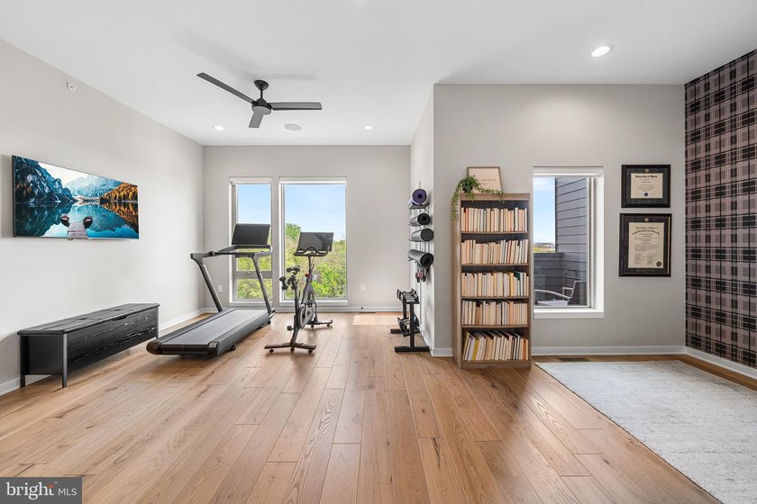 Welcome to 3117 Pierview Lane, a fully upgraded Essex model home - photo 35