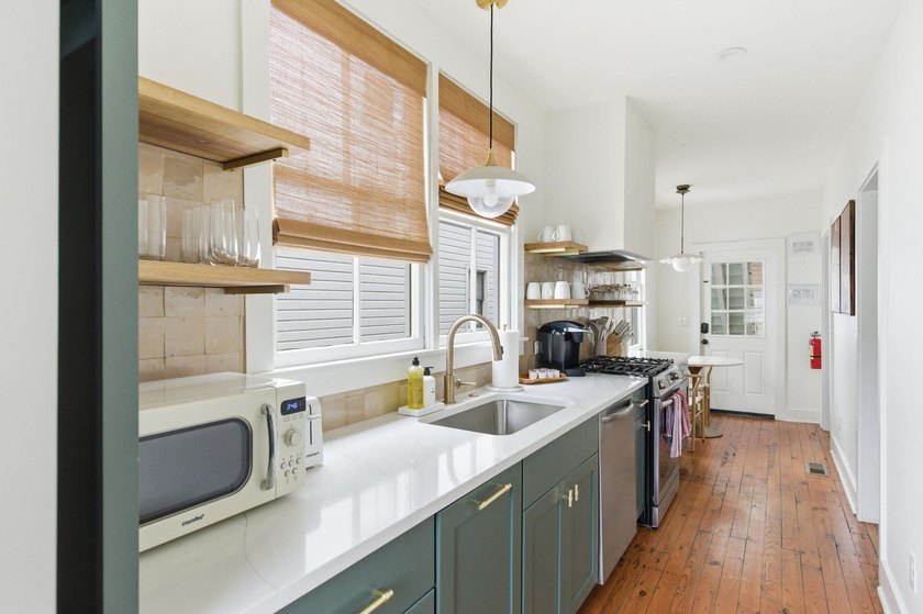 Fantastic luxury house-hack opportunity in the heart of Downtown - photo 36