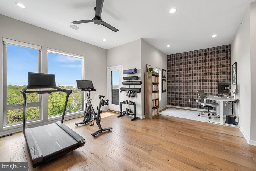 Welcome to 3117 Pierview Lane, a fully upgraded Essex model home - photo 37