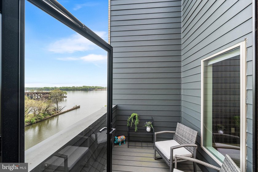 Welcome to 3117 Pierview Lane, a fully upgraded Essex model home - photo 39