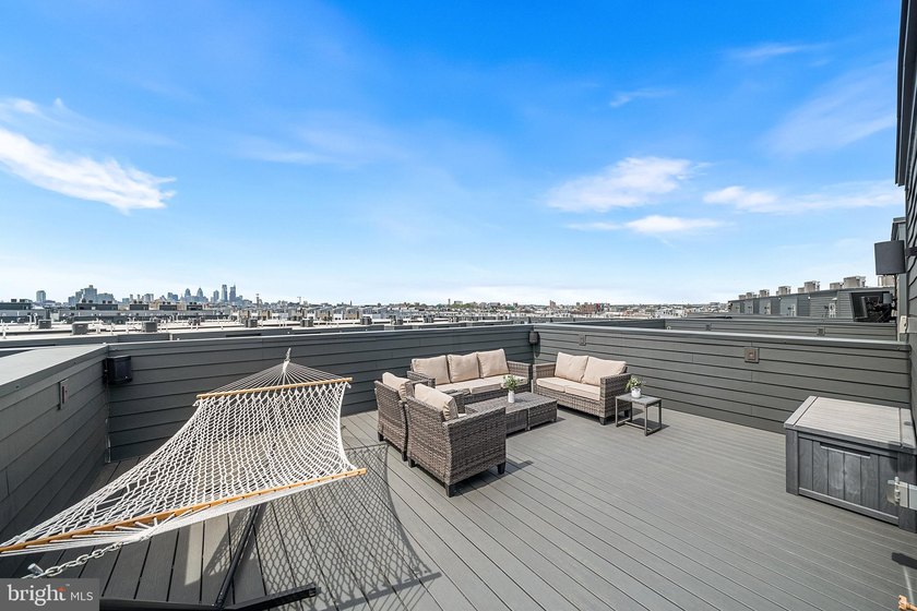 Welcome to 3117 Pierview Lane, a fully upgraded Essex model home - photo 43