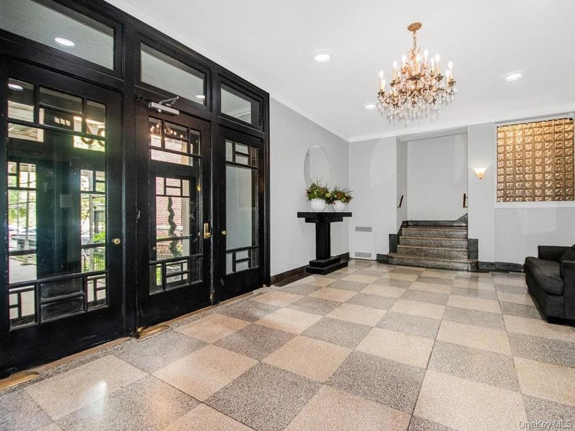 Welcome to 306 E Mosholu Pkwy S 4F. This 1 Bedroom 1 Bathroom - photo 21