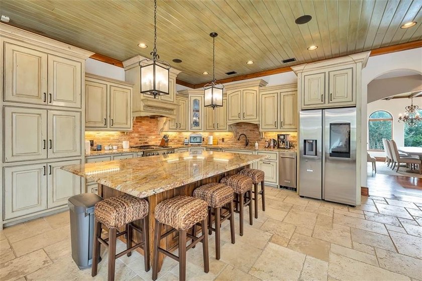 Come see this custom house located in the highly desirable Sea - photo 12