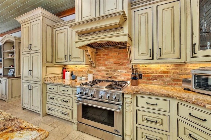 Come see this custom house located in the highly desirable Sea - photo 14
