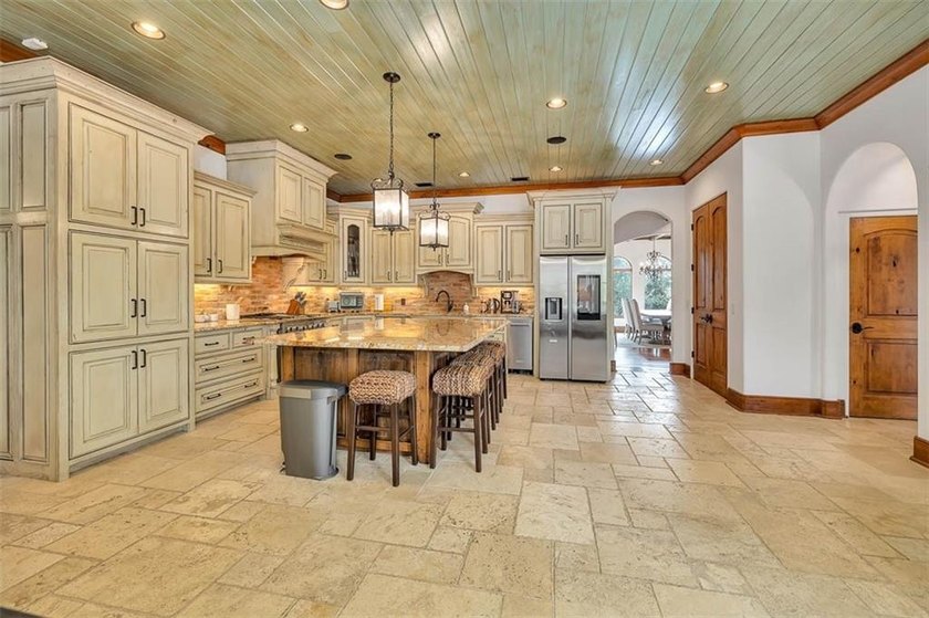 Come see this custom house located in the highly desirable Sea - photo 16