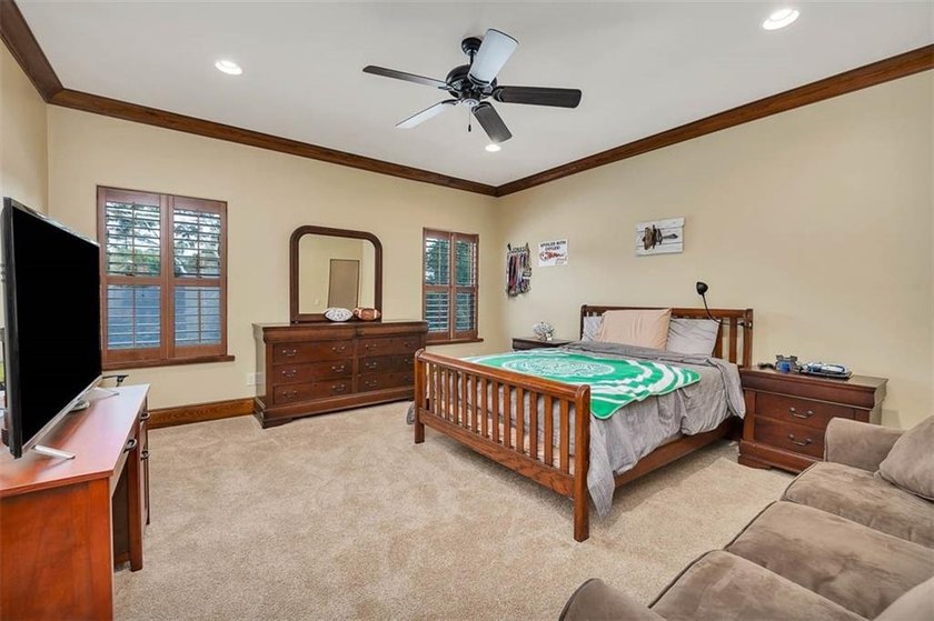 Come see this custom house located in the highly desirable Sea - photo 30
