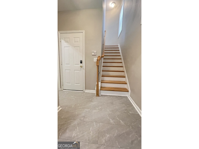 Stately Brick Townhouse (2 Car Garage End-Unit) in Sought-After - photo 44