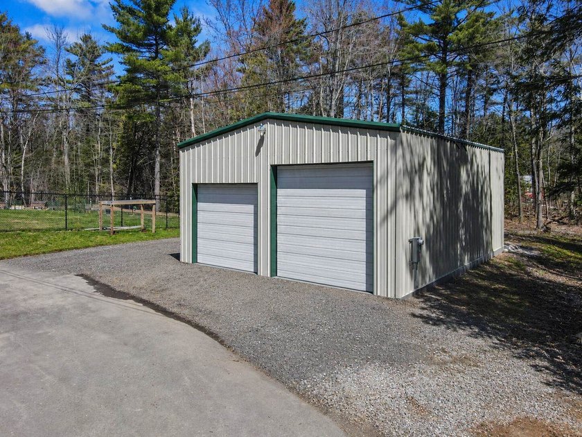 Nestled on 4 private acres just six minutes from downtown - photo 4