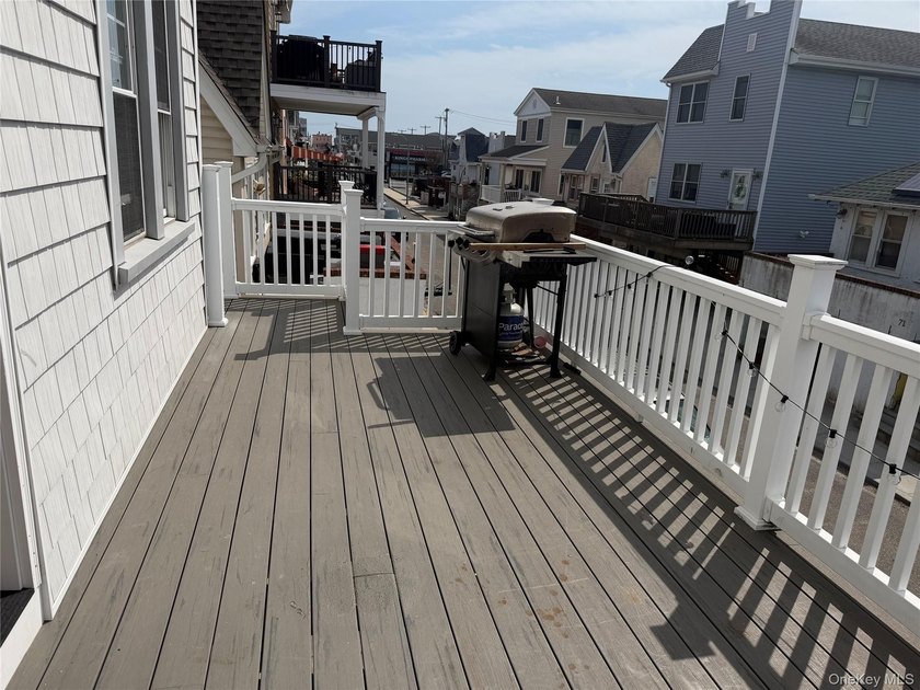 Raised Fema-compliant Home in the Heart of the west end close to - photo 9