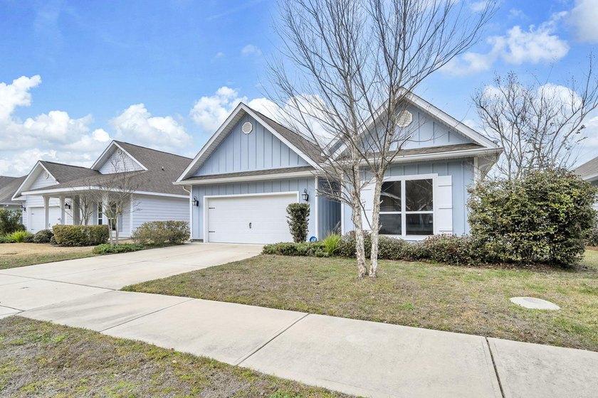 ASSUMABLE MORTGAGE RATE OF 3.25% AVAILABLE! Newer-Built - photo 2